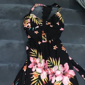 Women’s romper jumpsuit size xs / pants brand new never worn